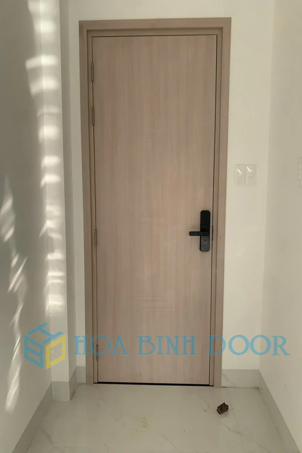 CỬA NHỰA COMPOSITE TẠI CẦN GIUỘC - LONG AN - MẪU CỬA NHỰA ĐẸP