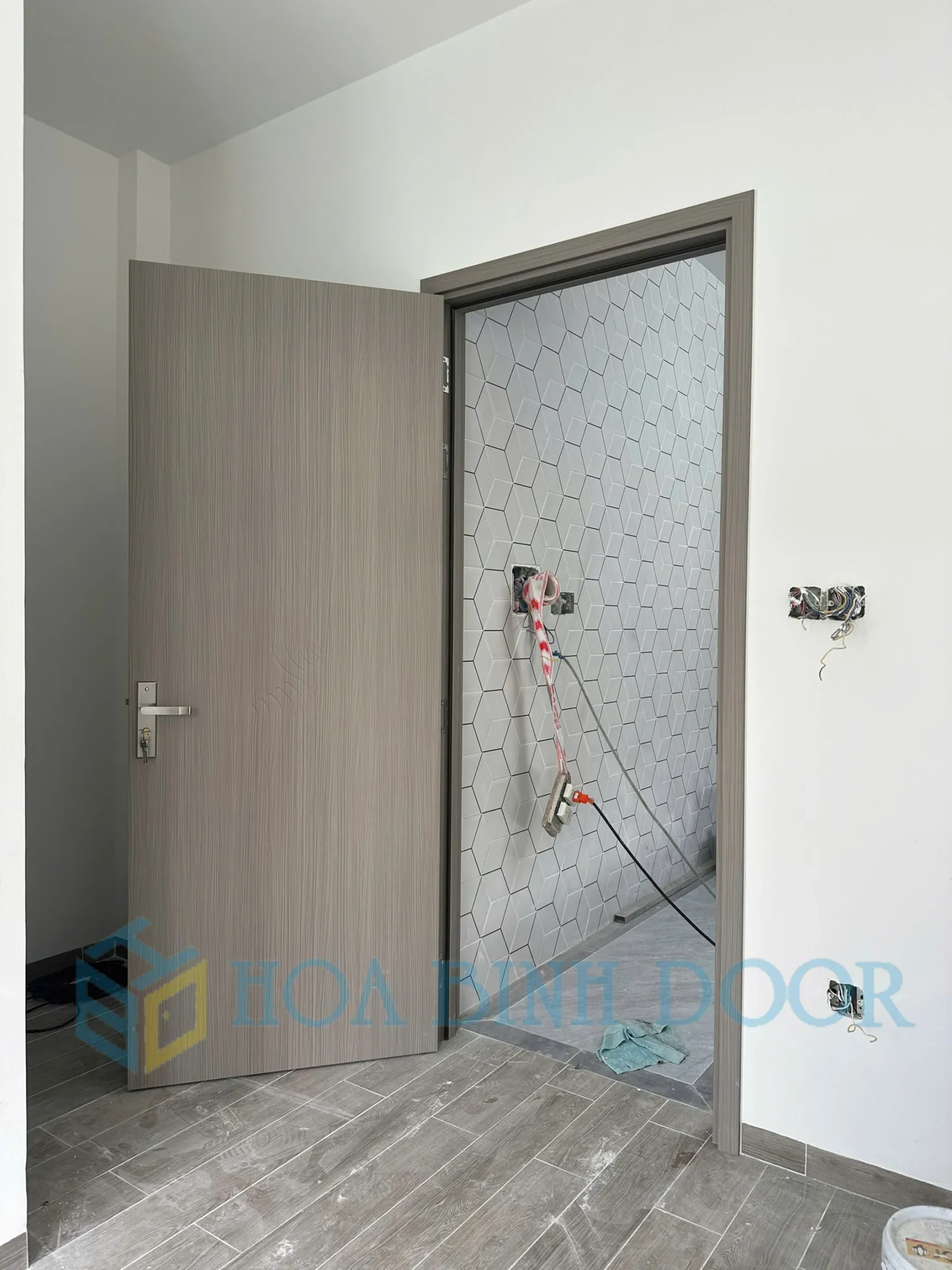 CỬA NHỰA COMPOSITE TẠI BÌNH TÂN - MẪU CỬA ĐẸP