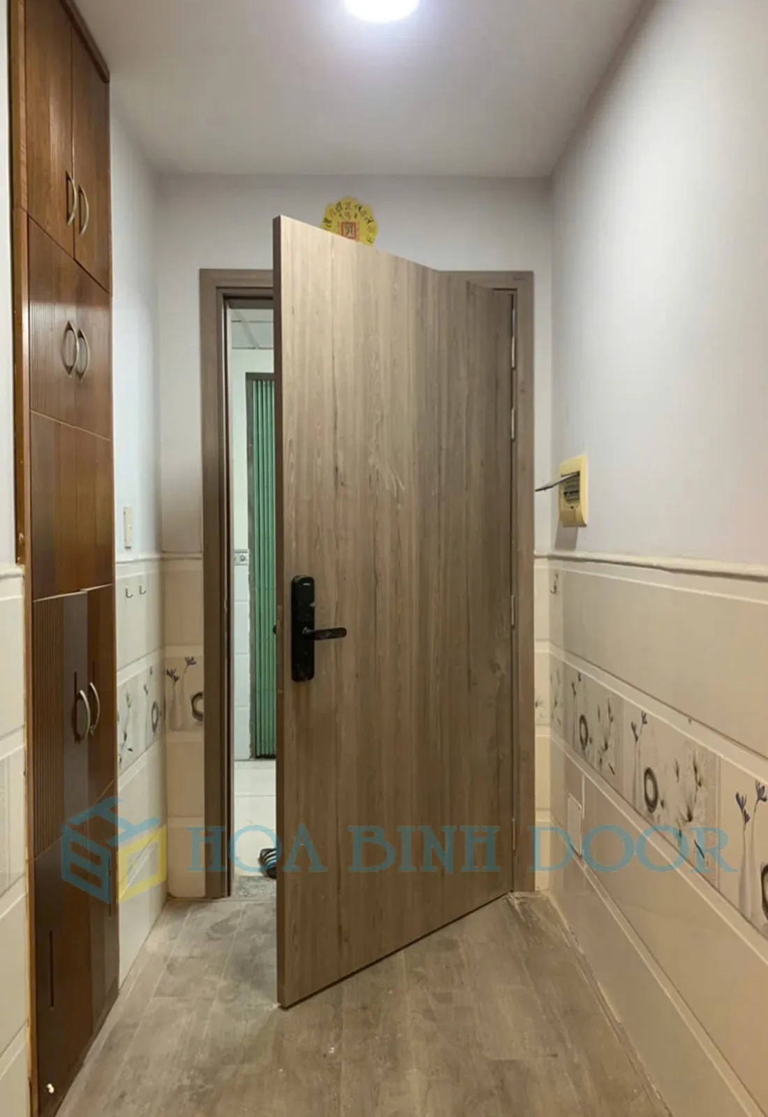 CỬA GỖ CÔNG NGHIỆP MDF MELAMINE TẠI QUẬN 12 - MẪU CỬA HIỆN ĐẠI