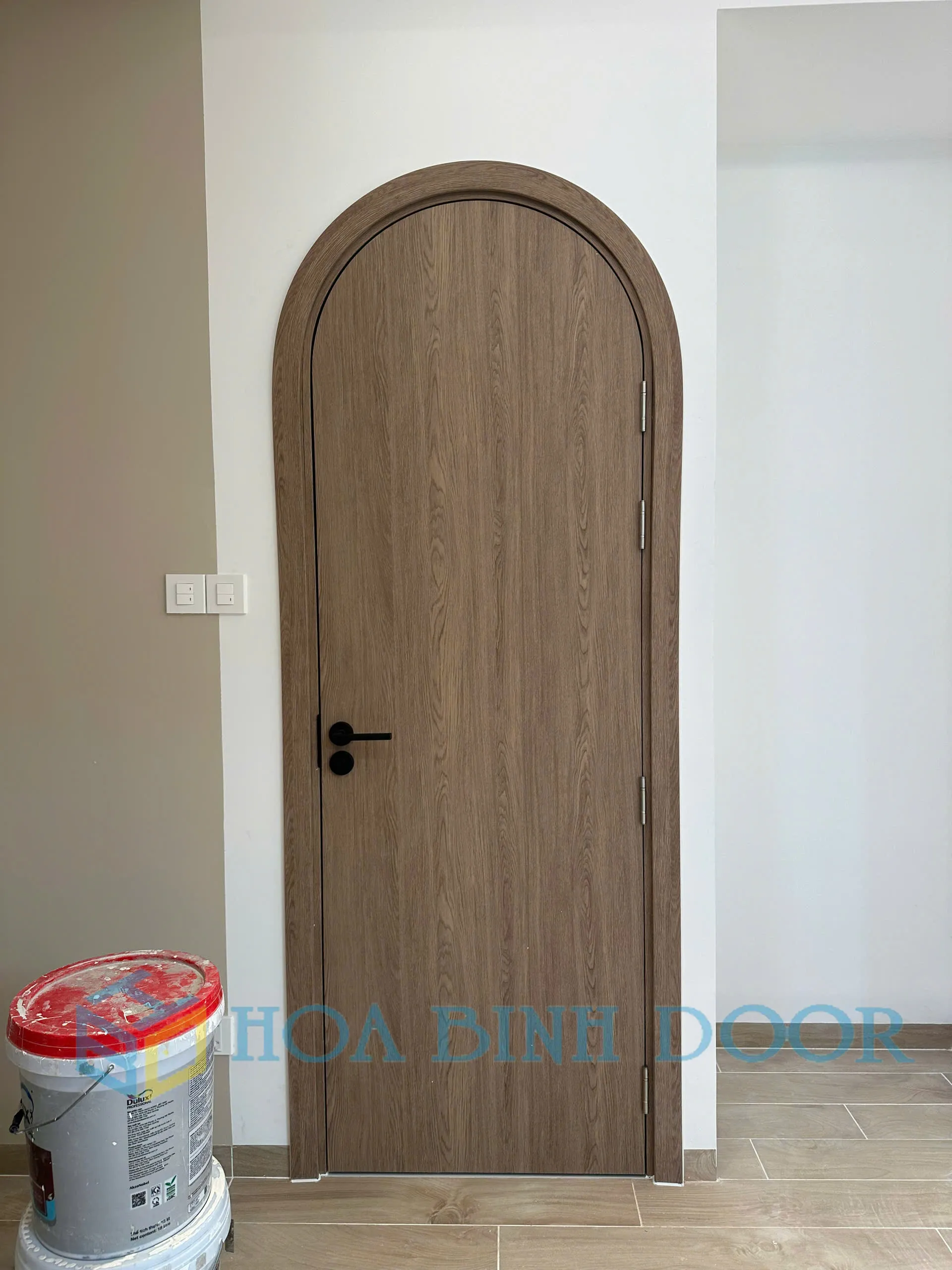 CỬA VÒM NHƯA COMPOSITE TẠI PHƯỜNG PHÚ THỌ - HỒ CHÍ MINH