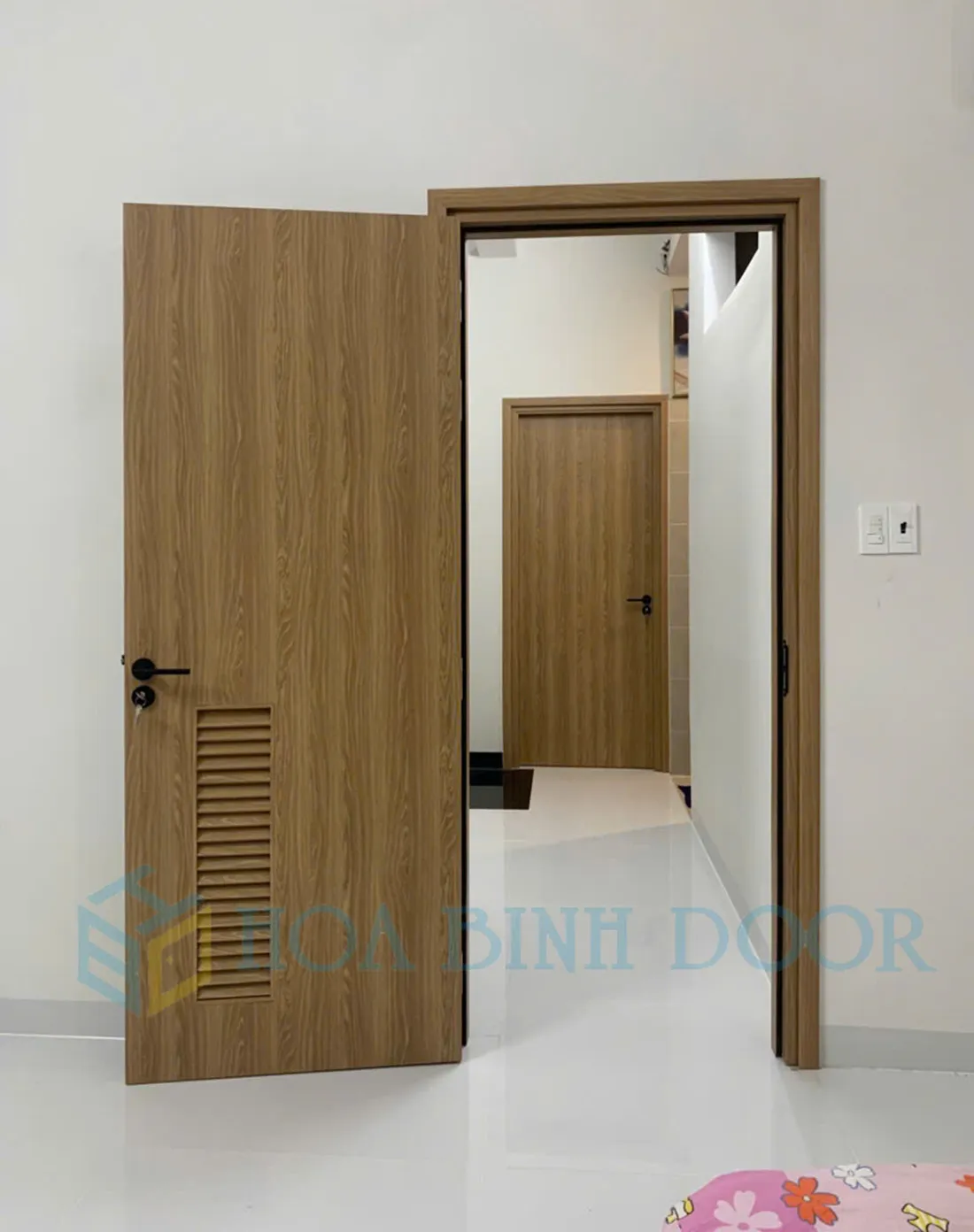 CỬA NHỰA COMPOSITE TẠI PHƯỜNG DIÊN HỒNG - HỒ CHÍ MINH