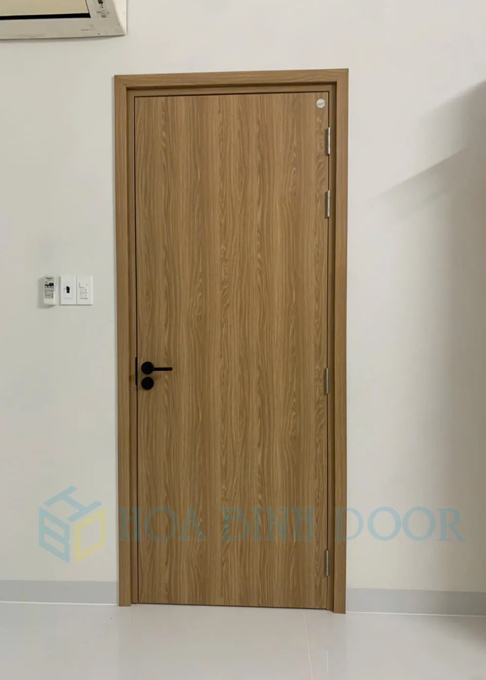 CỬA NHỰA COMPOSITE TẠI PHƯỜNG DIÊN HỒNG - HỒ CHÍ MINH