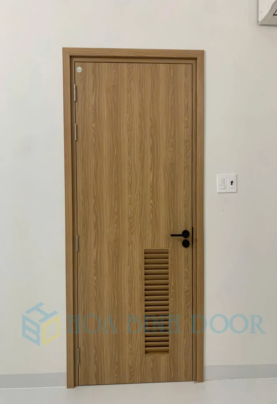 CỬA NHỰA COMPOSITE TẠI PHƯỜNG DIÊN HỒNG - HỒ CHÍ MINH